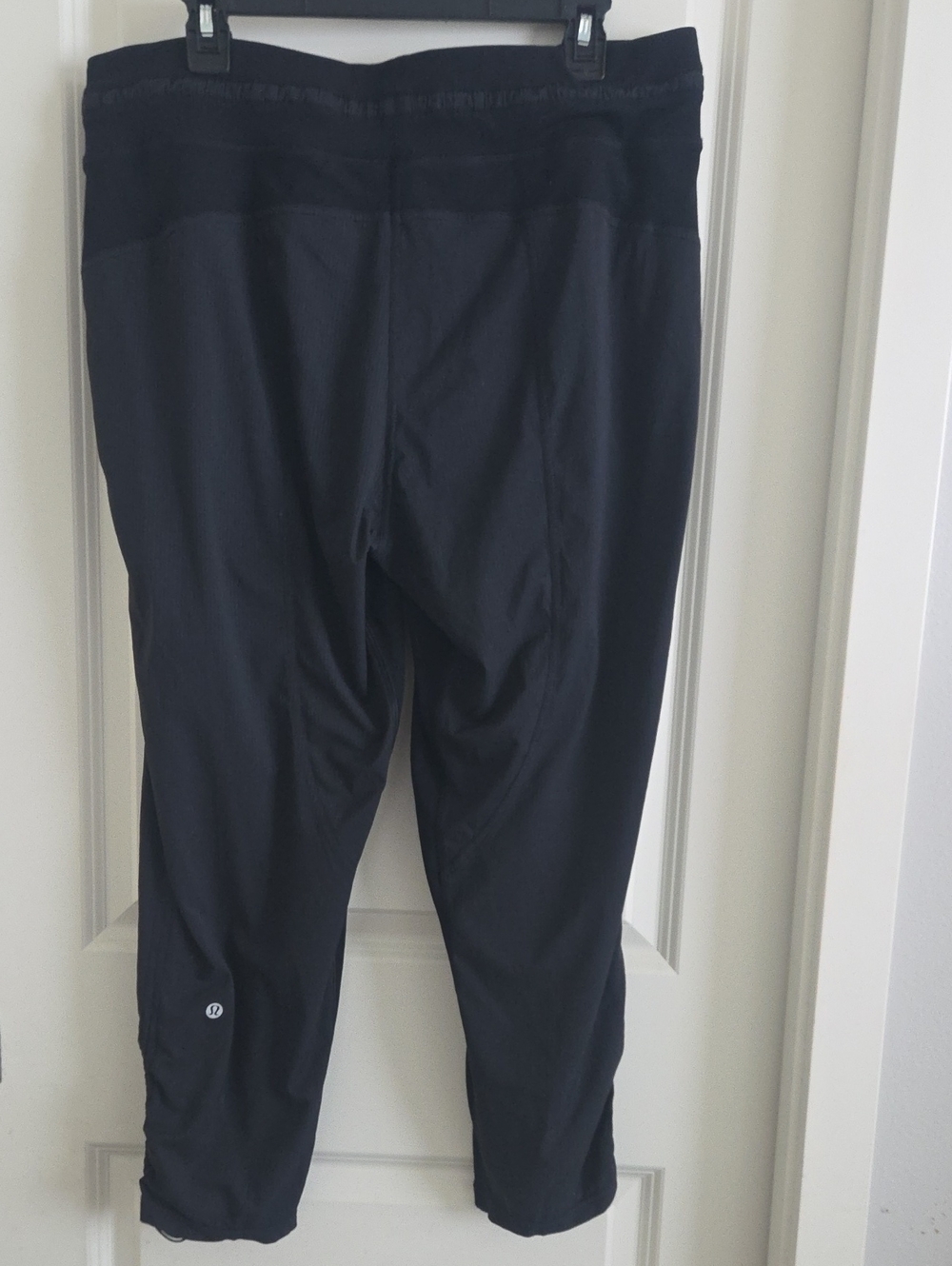 lululemon athletica Black Cropped Performance Leggings